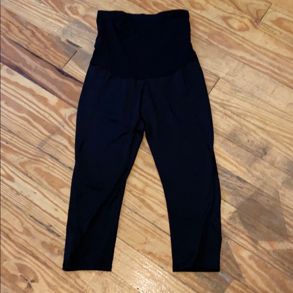 Maternity activewear